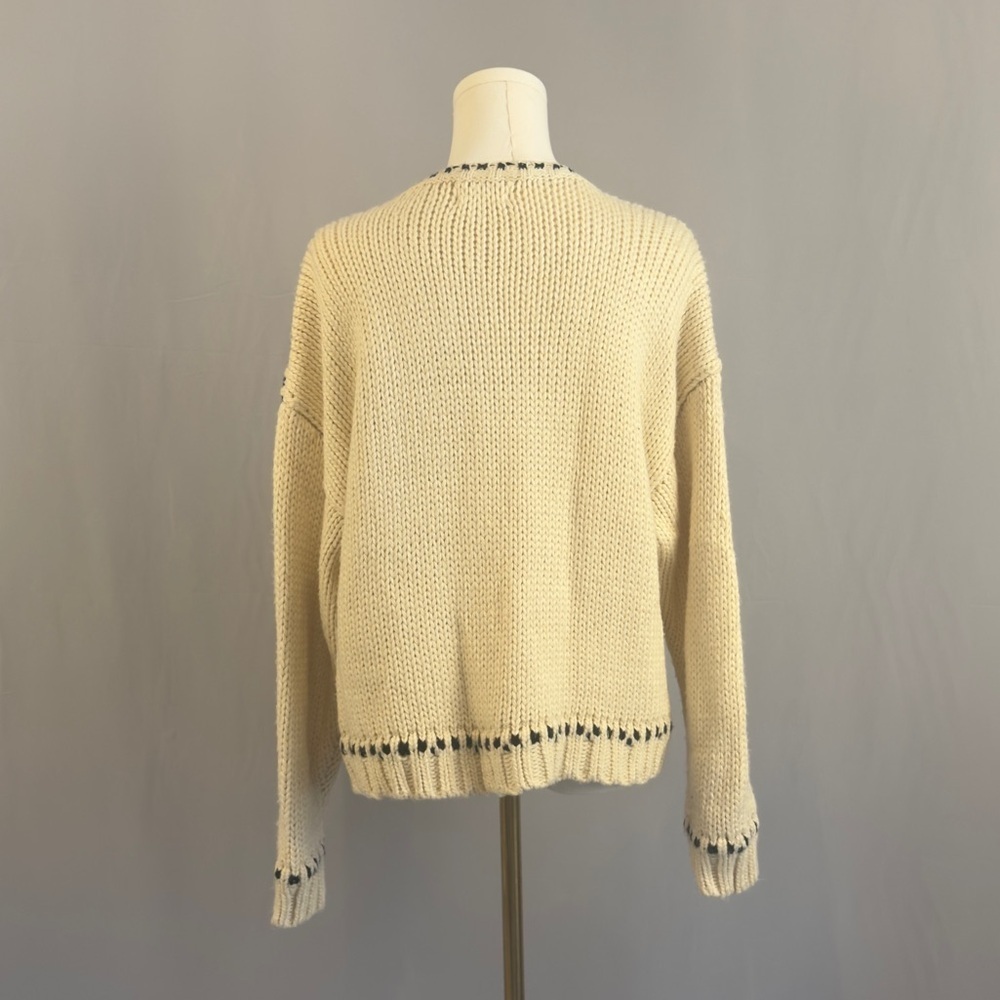 Elegant Cream Sweater with Black Detailing Perfect For Cold Days & Layering - Picture 4 of 4